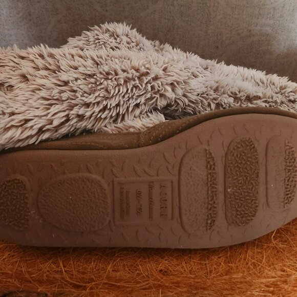 Acorn Women's Plush Ankle Booties - Cream and Brown - Picture 5 of 5